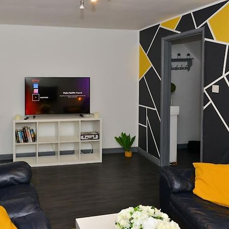 Perfect For Contractors, Tvs In Every Bedroom Craigavon Exterior photo