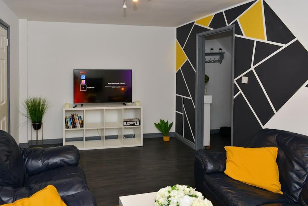 Perfect For Contractors, Tvs In Every Bedroom Craigavon Exterior photo